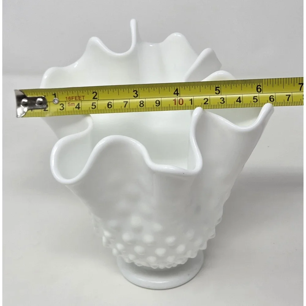 Unmarked white hobnail